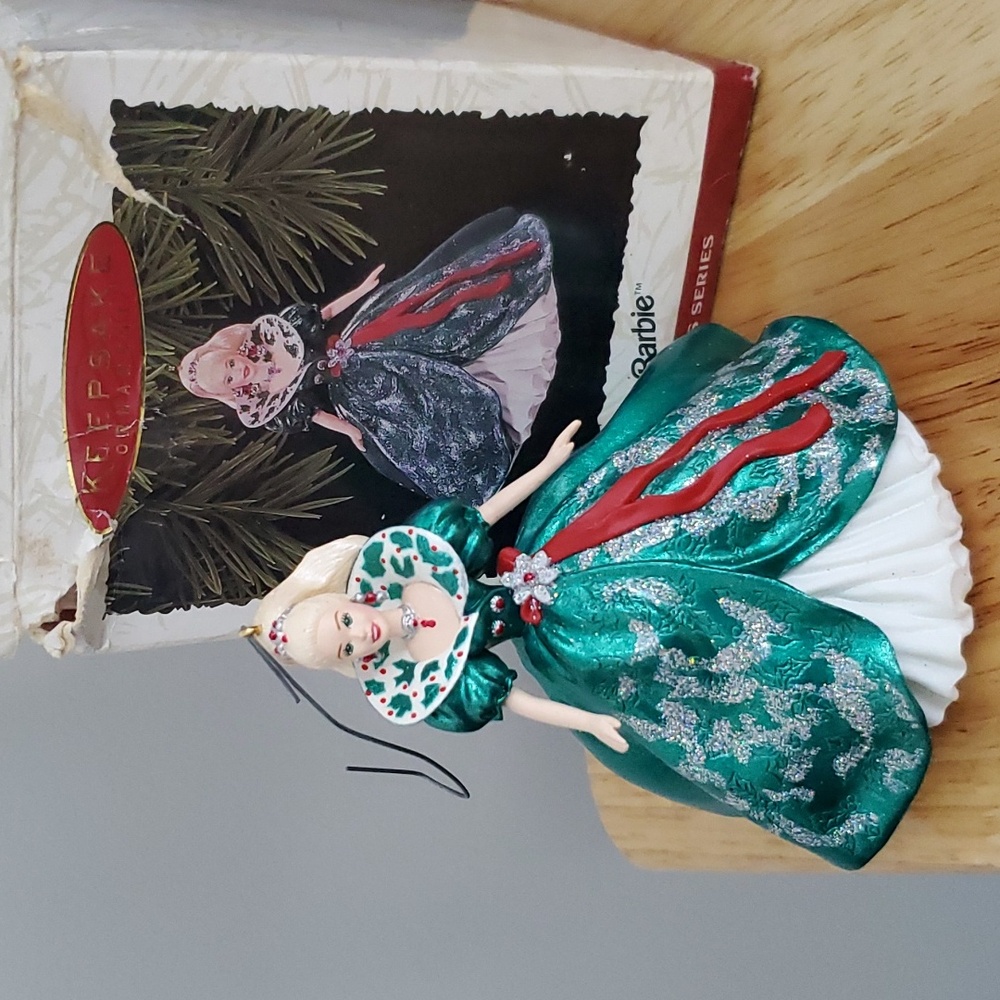 Hallmark Keepsake Christmas Ornament Holiday Barbie 1995 Collectors Series